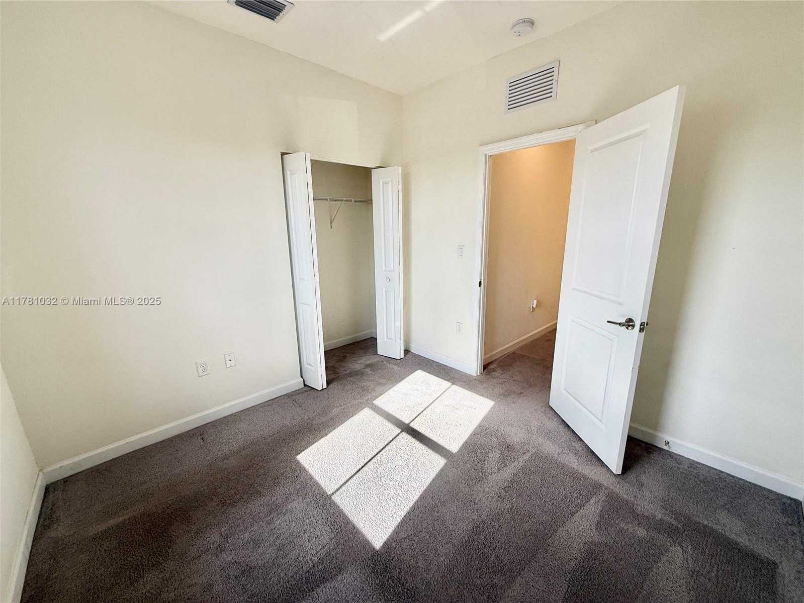Small Image of 11119 WEST 34TH WAY, Hialeah Number 17