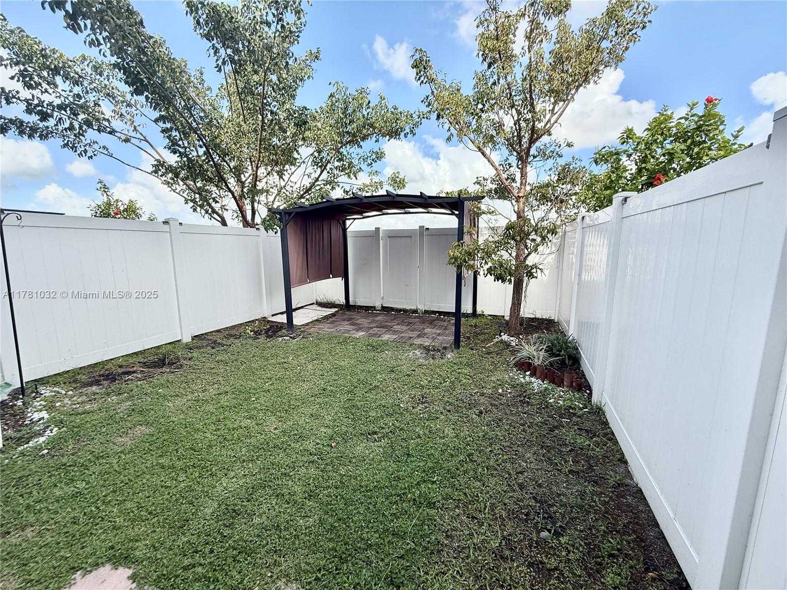 Small Image of 11119 WEST 34TH WAY, Hialeah Number 9