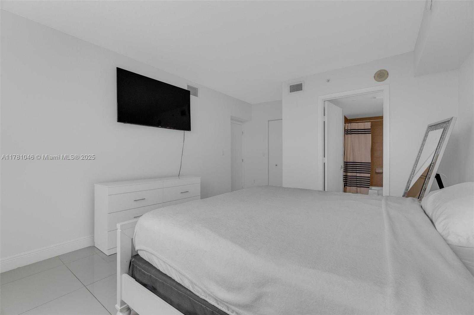 Small Image of 1861 NORTH WEST S RIVER DR #1207, Miami Number 16