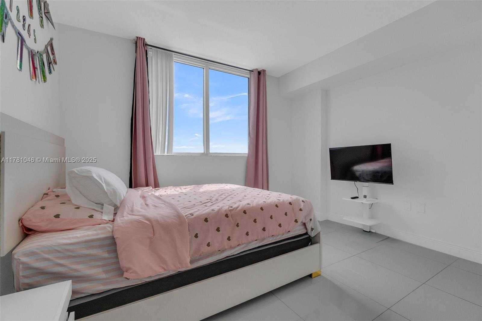 Small Image of 1861 NORTH WEST S RIVER DR #1207, Miami Number 21