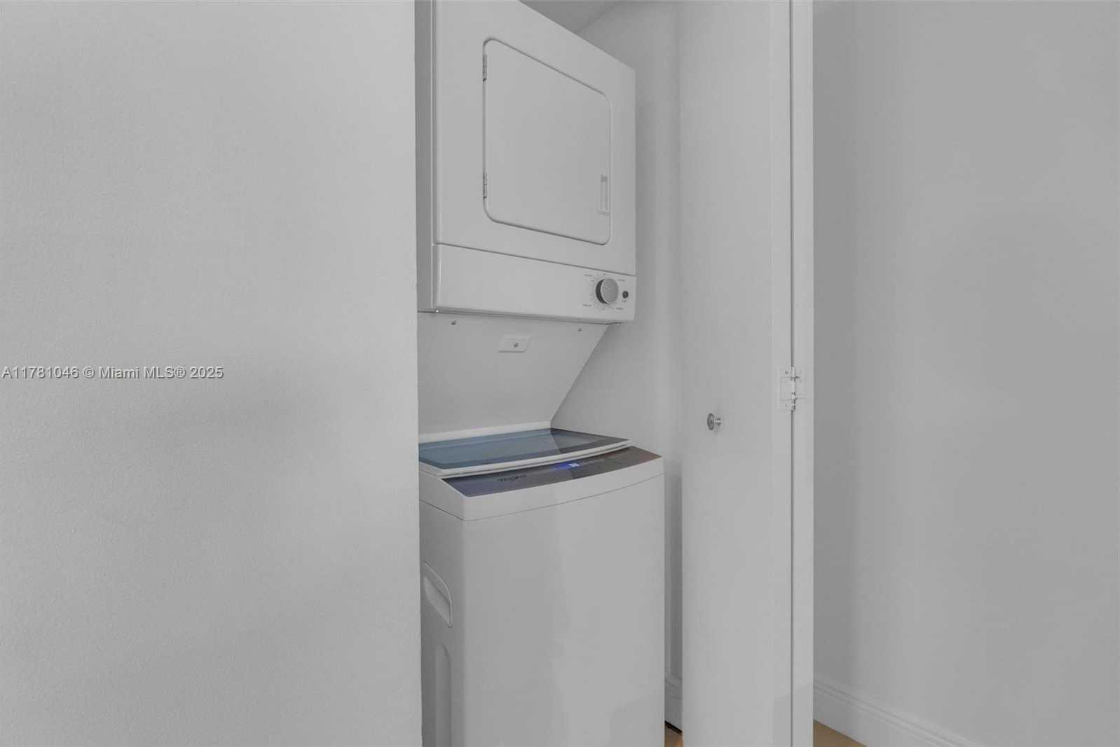 Small Image of 1861 NORTH WEST S RIVER DR #1207, Miami Number 43