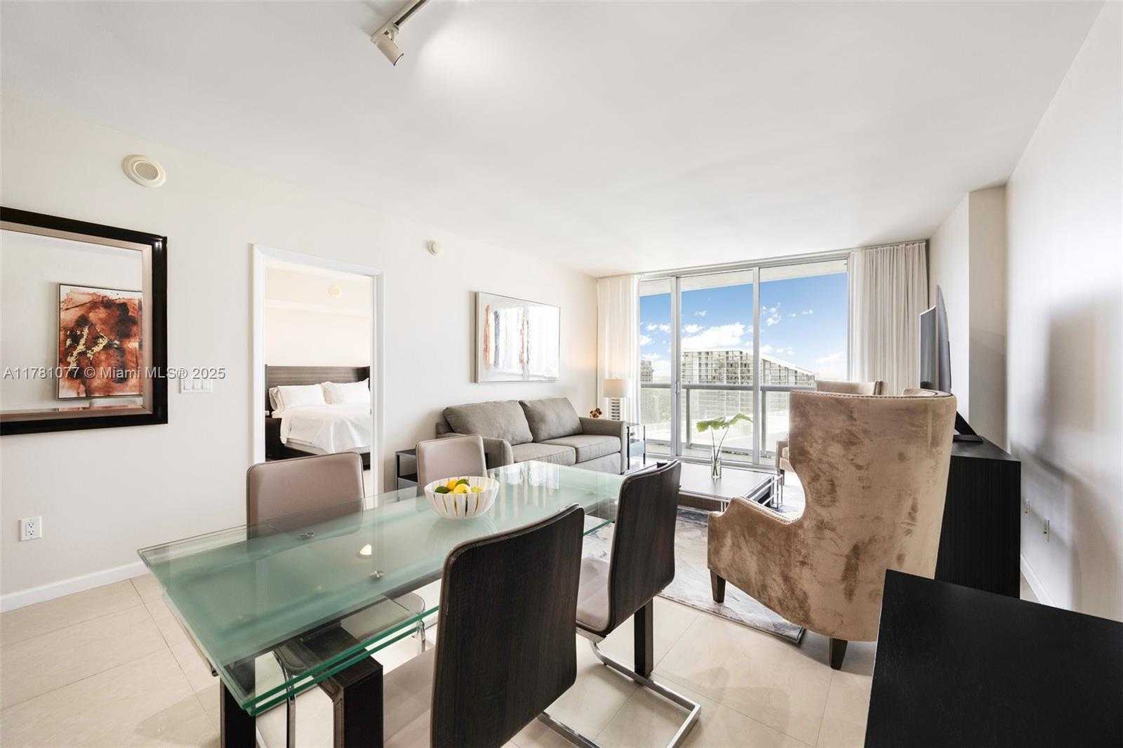 Small Image of 485 BRICKELL AVE #4707, Miami Number 13