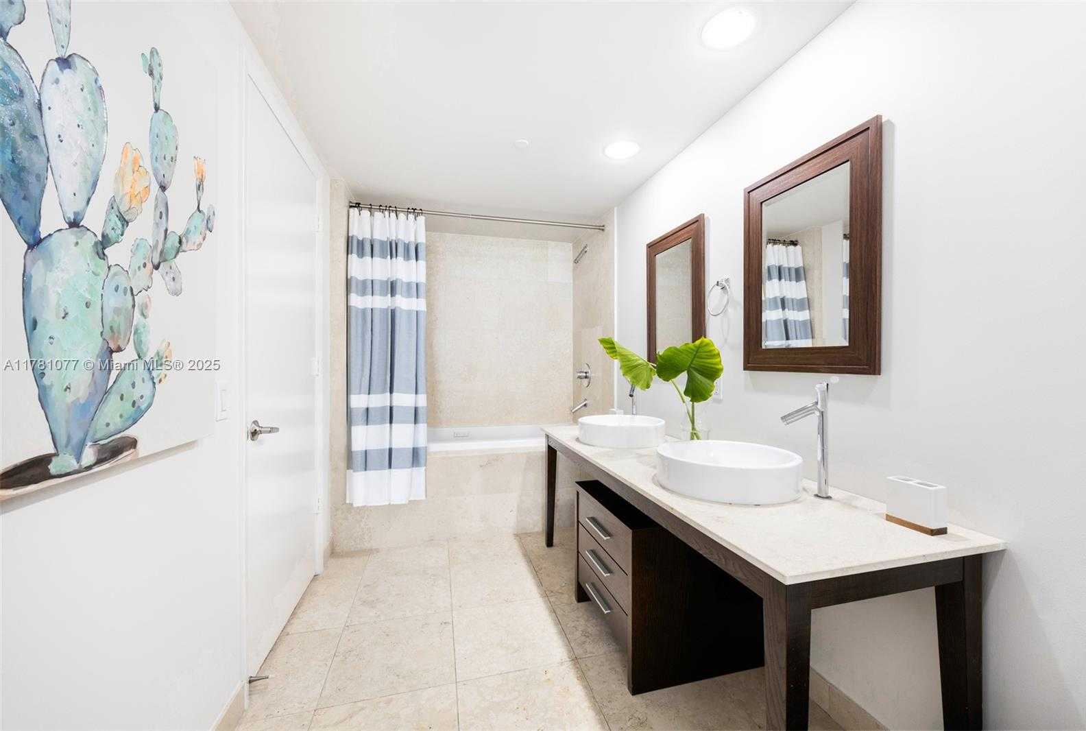 Small Image of 485 BRICKELL AVE #4707, Miami Number 19