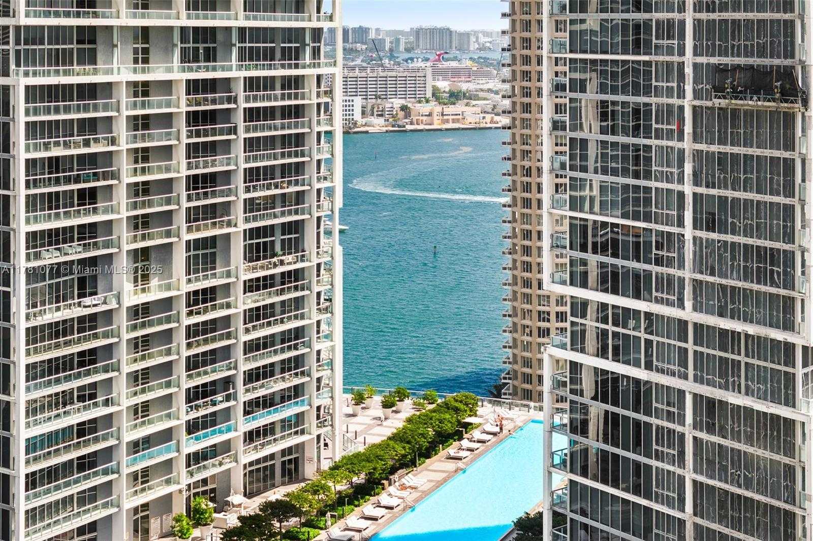 Small Image of 485 BRICKELL AVE #4707, Miami Number 28