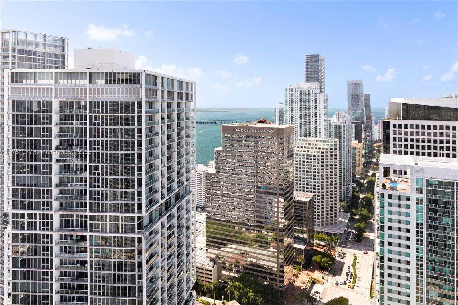 Small Image of 485 BRICKELL AVE #4707, Miami Number 31