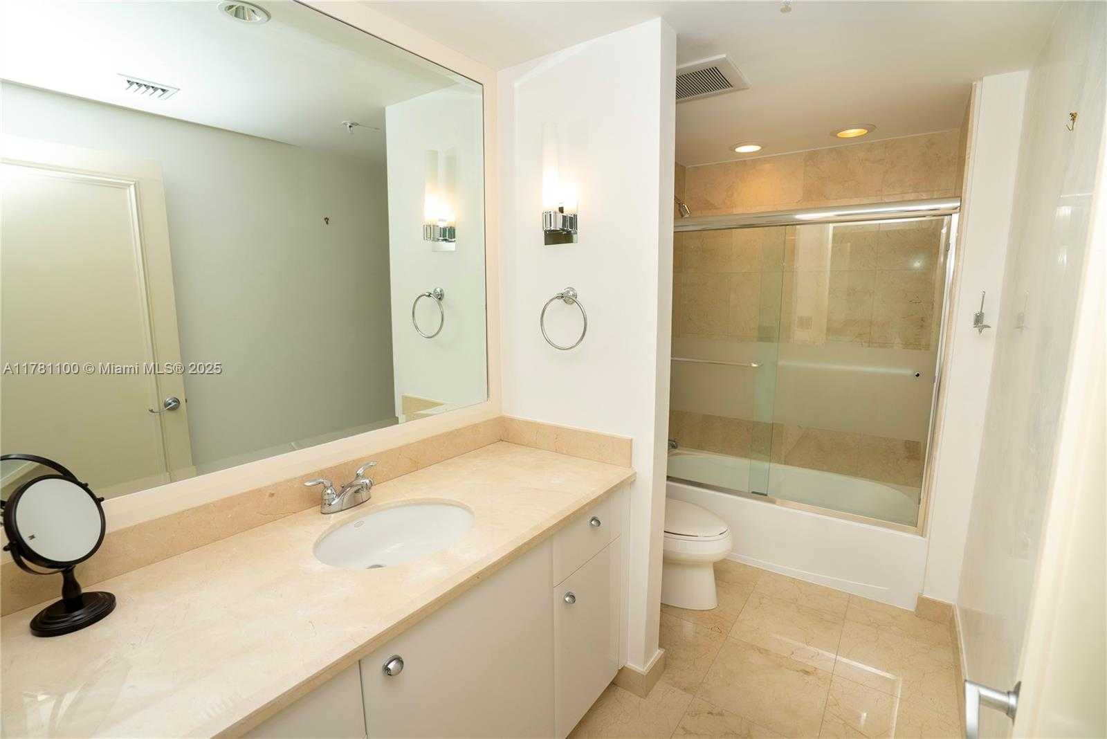 Small Image of 19400 TURNBERRY WAY #1732, Aventura Number 17