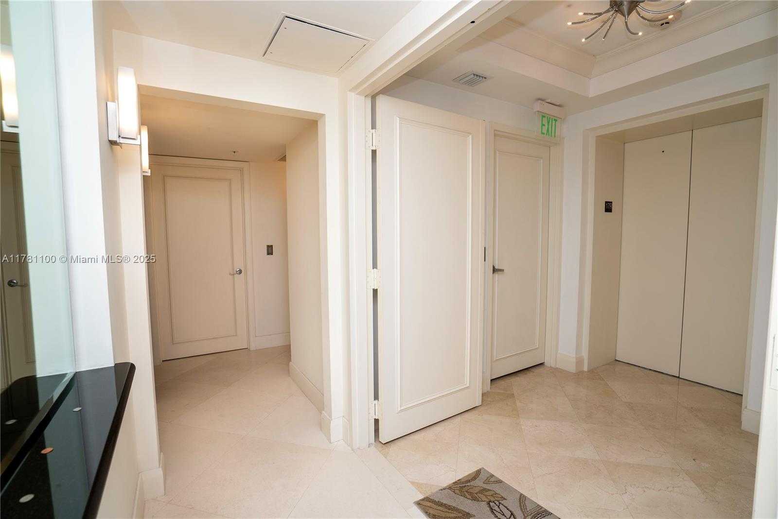Small Image of 19400 TURNBERRY WAY #1732, Aventura Number 26