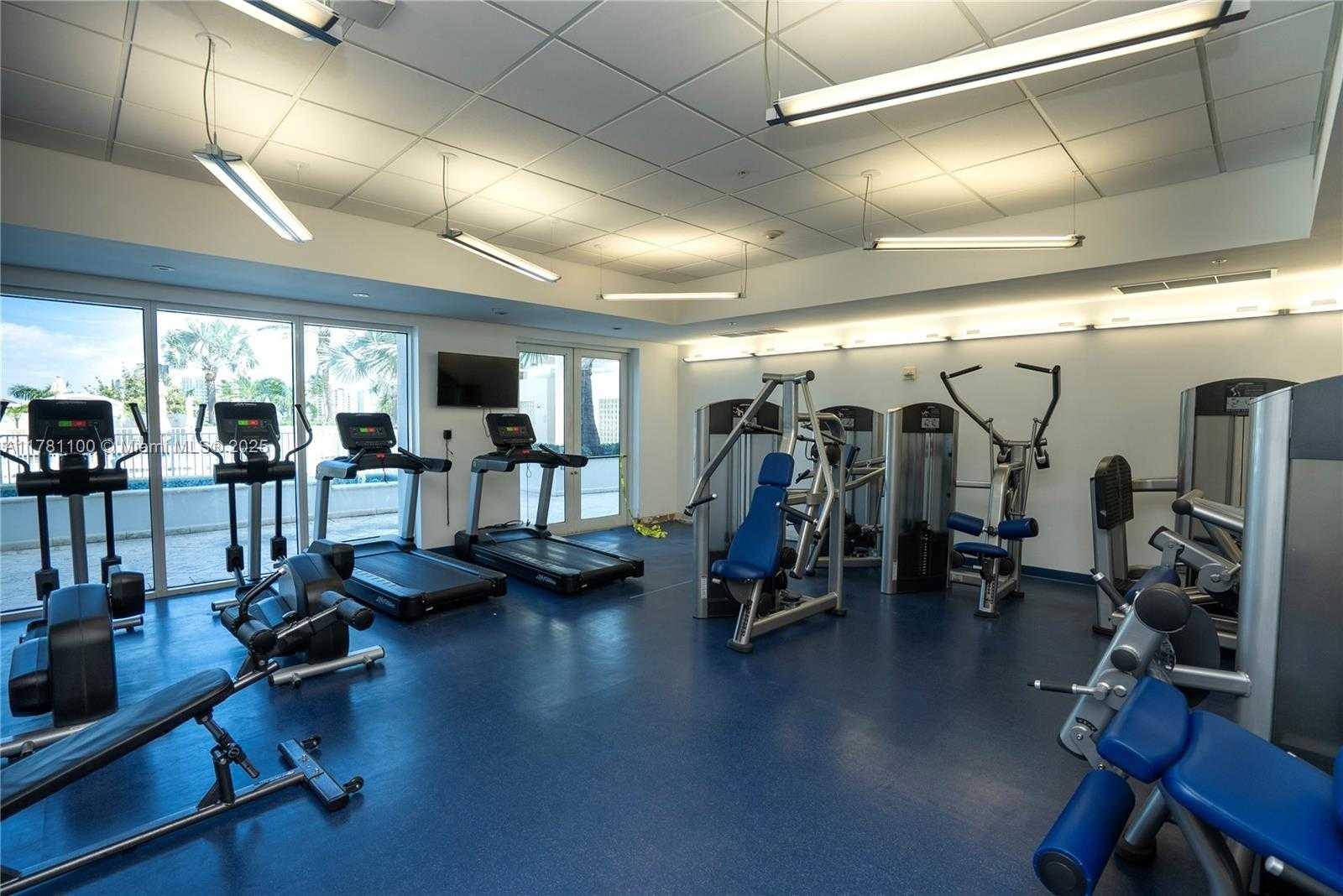 Small Image of 19400 TURNBERRY WAY #1732, Aventura Number 27