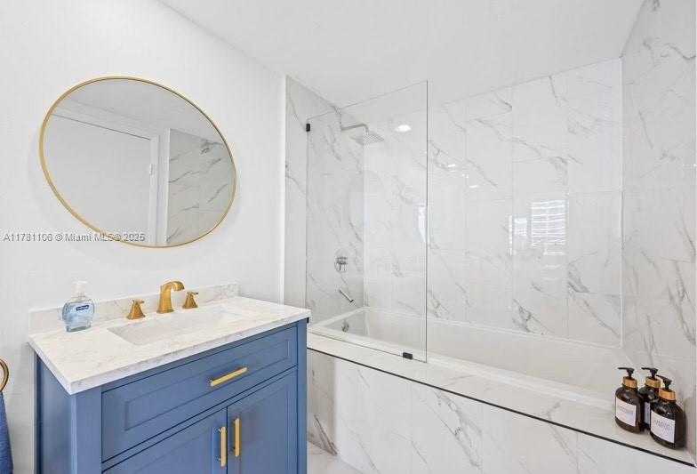 Small Image of 485 BRICKELL AVE #3503, Miami Number 14