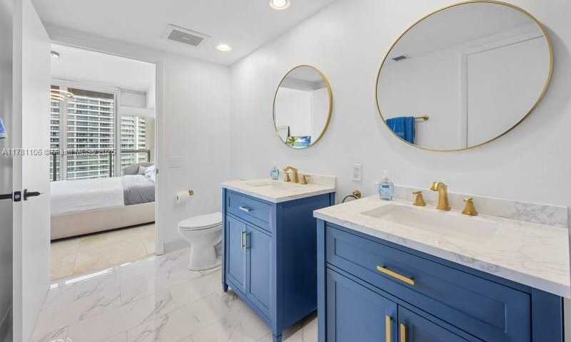 Small Image of 485 BRICKELL AVE #3503, Miami Number 15