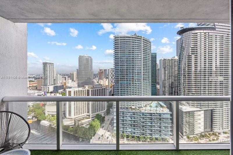 Small Image of 485 BRICKELL AVE #3503, Miami Number 22