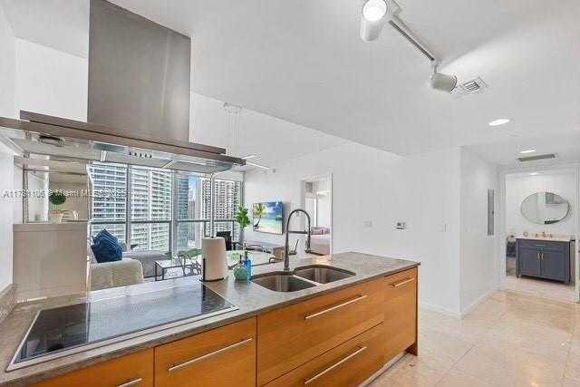 Small Image of 485 BRICKELL AVE #3503, Miami Number 4