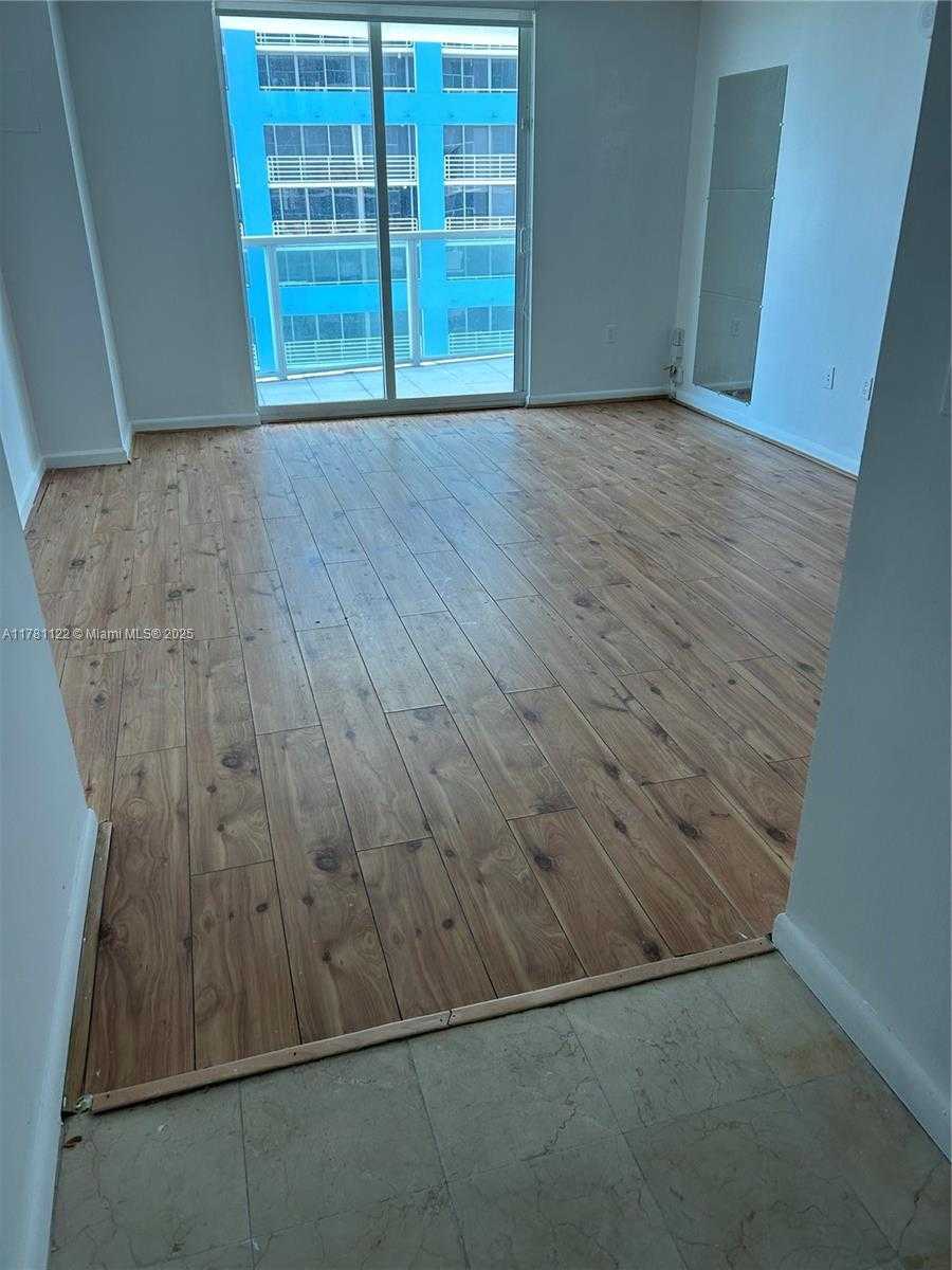 Small Image of 2101 Brickell Ave, Miami, FL 33129, USA Number 8
