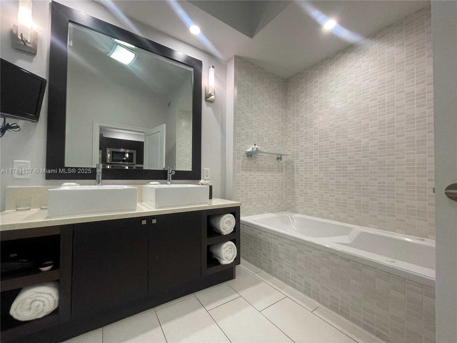 Small Image of 5300 NORTH WEST 87TH AVE #1103, Doral Number 18