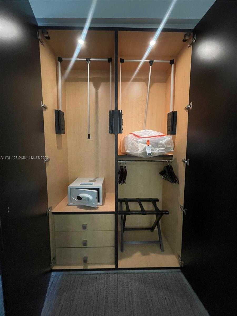 Small Image of 5300 NORTH WEST 87TH AVE #1103, Doral Number 26