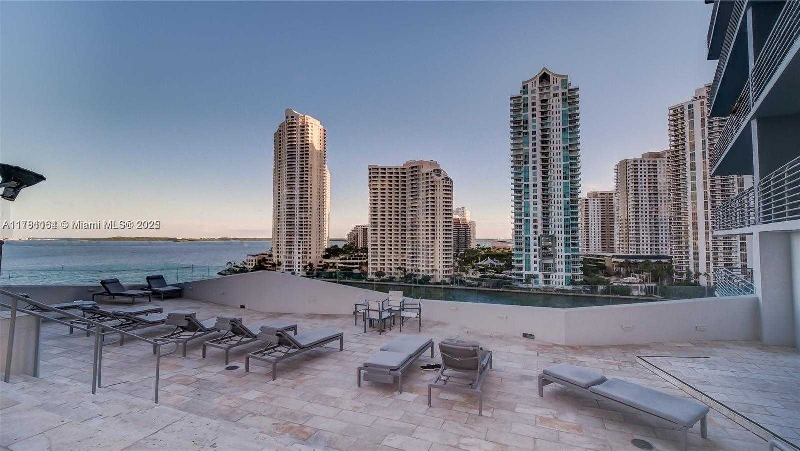 Small Image of 325 #3524, Miami Number 13