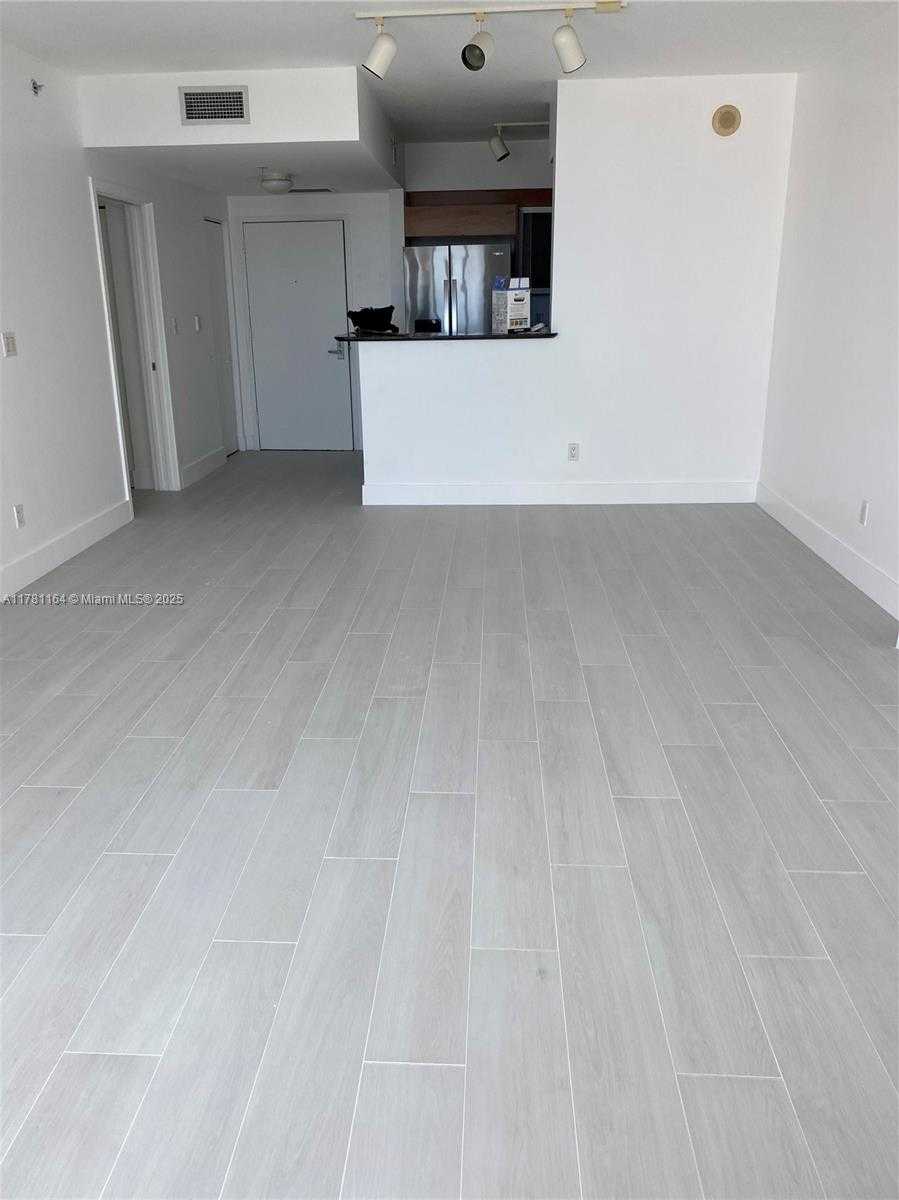 Small Image of 325 #3524, Miami Number 43