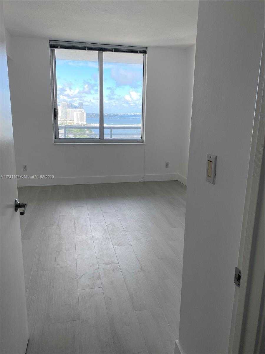 Small Image of 325 #3524, Miami Number 45