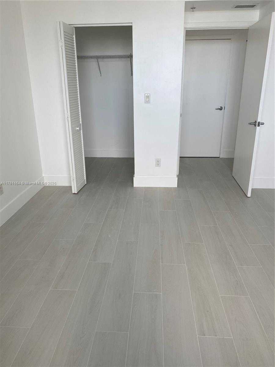 Small Image of 325 #3524, Miami Number 46