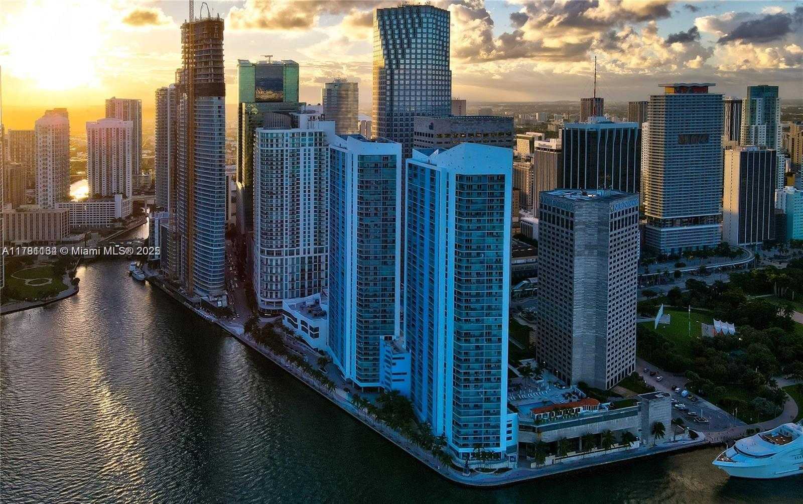 Small Image of 325 #3524, Miami Number 5