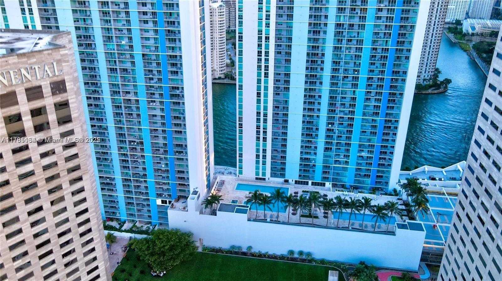Small Image of 325 #3524, Miami Number 7