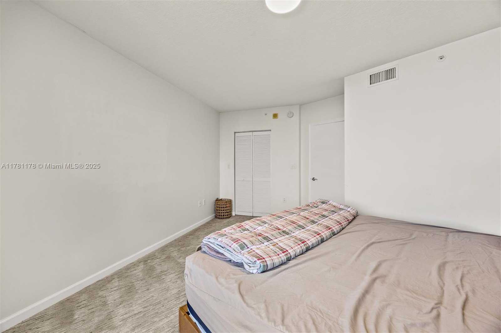 Small Image of 19501 WEST COUNTRY CLUB DR #2106, Aventura Number 11