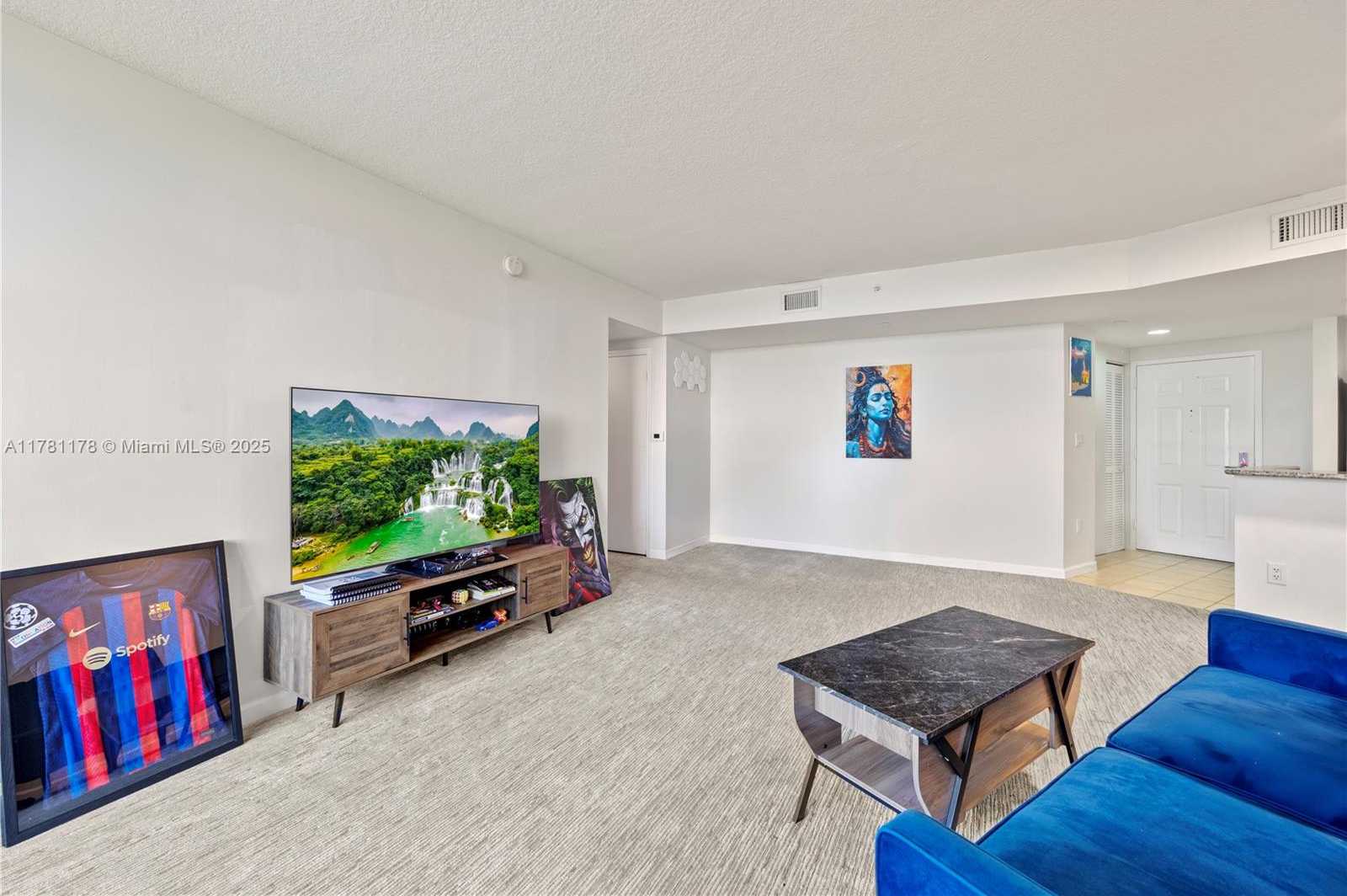Small Image of 19501 WEST COUNTRY CLUB DR #2106, Aventura Number 2