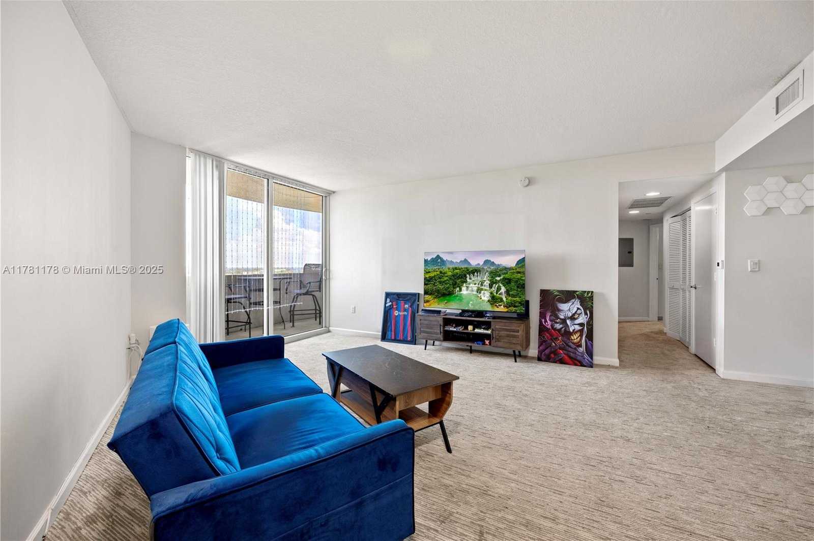 Small Image of 19501 WEST COUNTRY CLUB DR #2106, Aventura Number 5