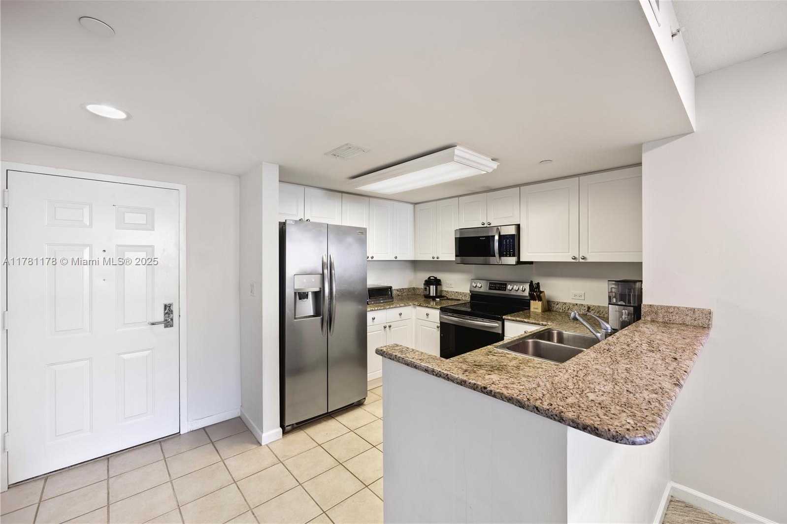 Small Image of 19501 WEST COUNTRY CLUB DR #2106, Aventura Number 7