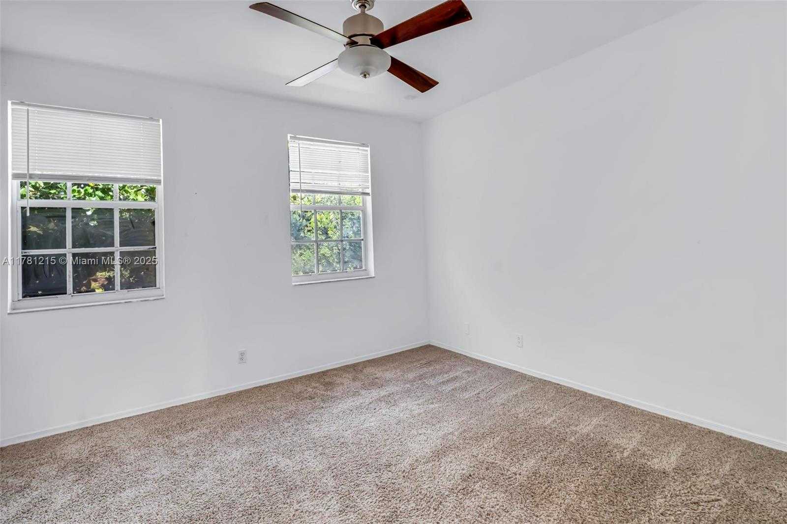 Small Image of 8151 SAN CARLOS CIR, Tamarac Number 10