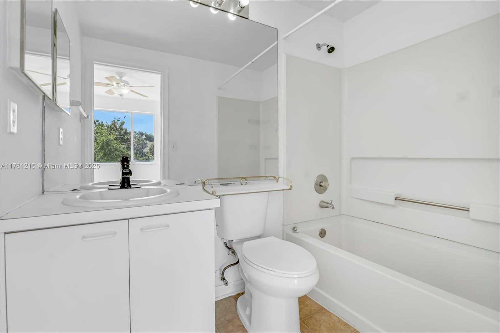 Small Image of 8151 SAN CARLOS CIR, Tamarac Number 15