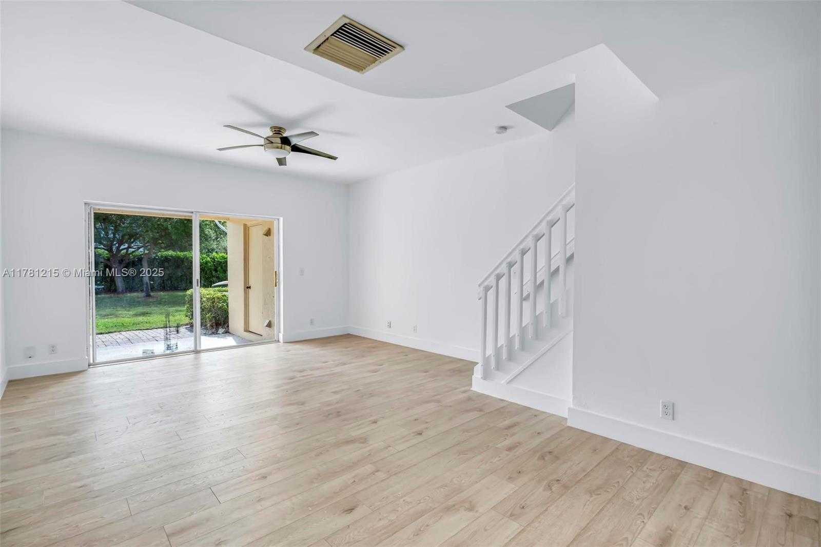 Small Image of 8151 SAN CARLOS CIR, Tamarac Number 18