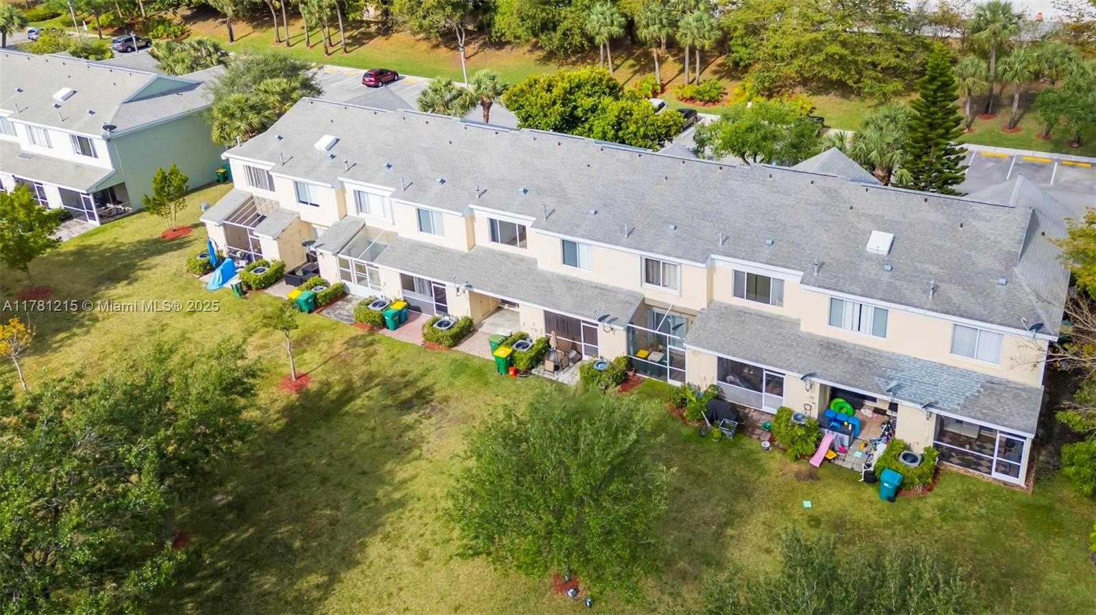 Small Image of 8151 SAN CARLOS CIR, Tamarac Number 42