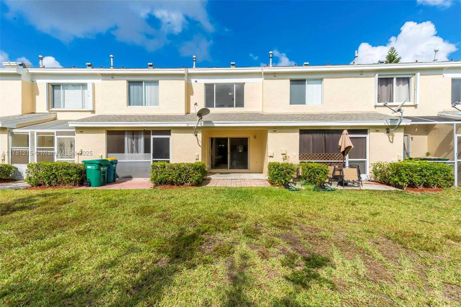 Small Image of 8151 SAN CARLOS CIR, Tamarac Number 46
