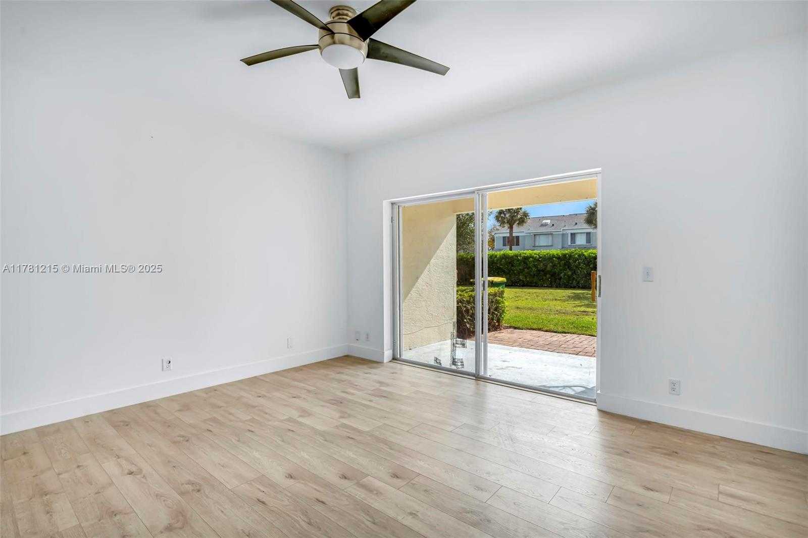 Small Image of 8151 SAN CARLOS CIR, Tamarac Number 7