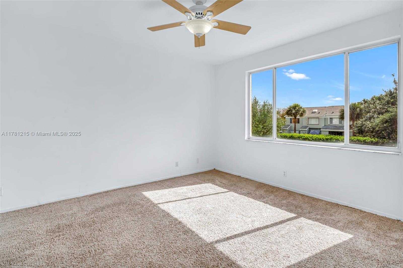 Small Image of 8151 SAN CARLOS CIR, Tamarac Number 8