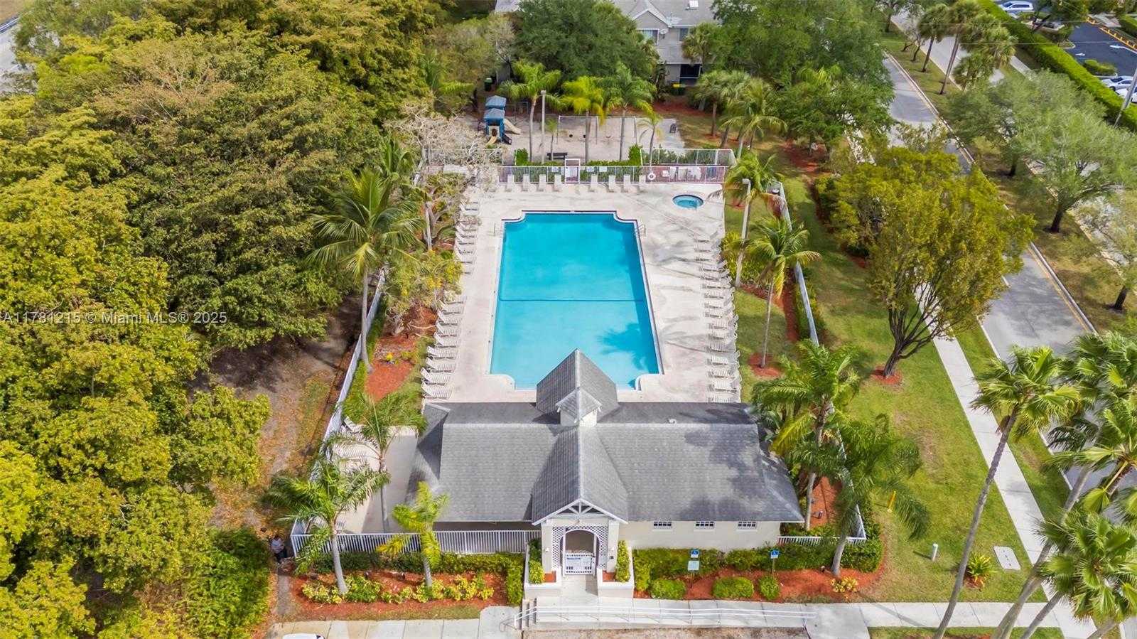 Small Image of 8151 SAN CARLOS CIR, Tamarac Number 9