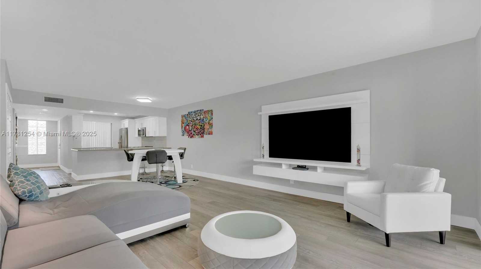 Small Image of 327 LAKEVIEW DR #203, Weston Number 14