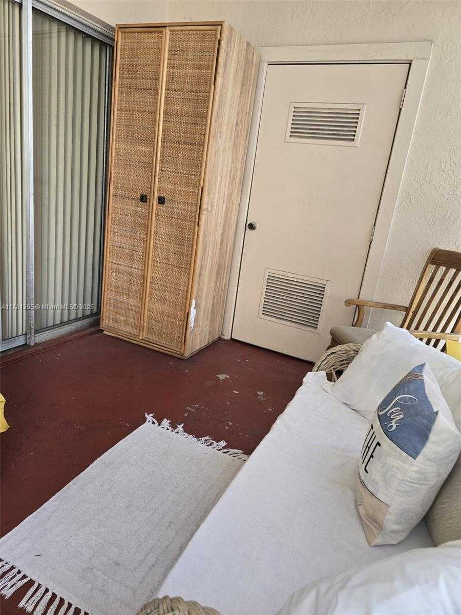 Small Image of 15290 SOUTH WEST 106TH LN #316, Miami Number 14