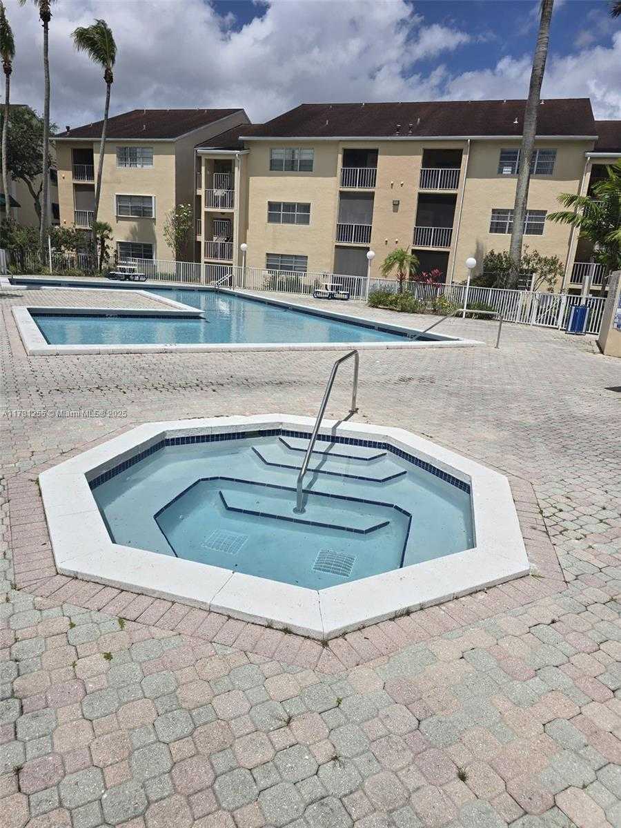 Small Image of 15290 SOUTH WEST 106TH LN #316, Miami Number 17