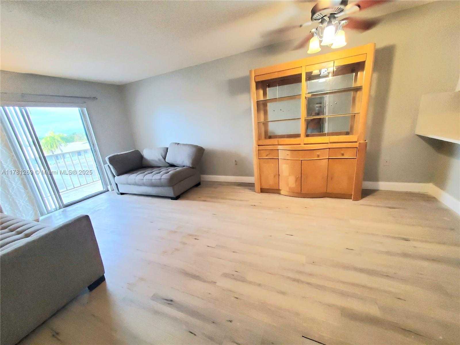 Small Image of 16750 NORTH EAST 10TH AVE #326, North Miami Beach Number 5