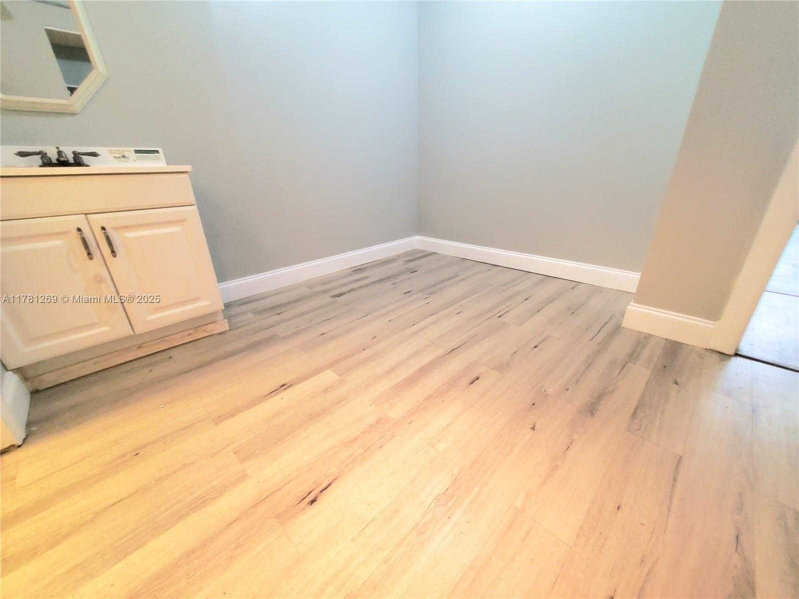 Small Image of 16750 NORTH EAST 10TH AVE #326, North Miami Beach Number 8