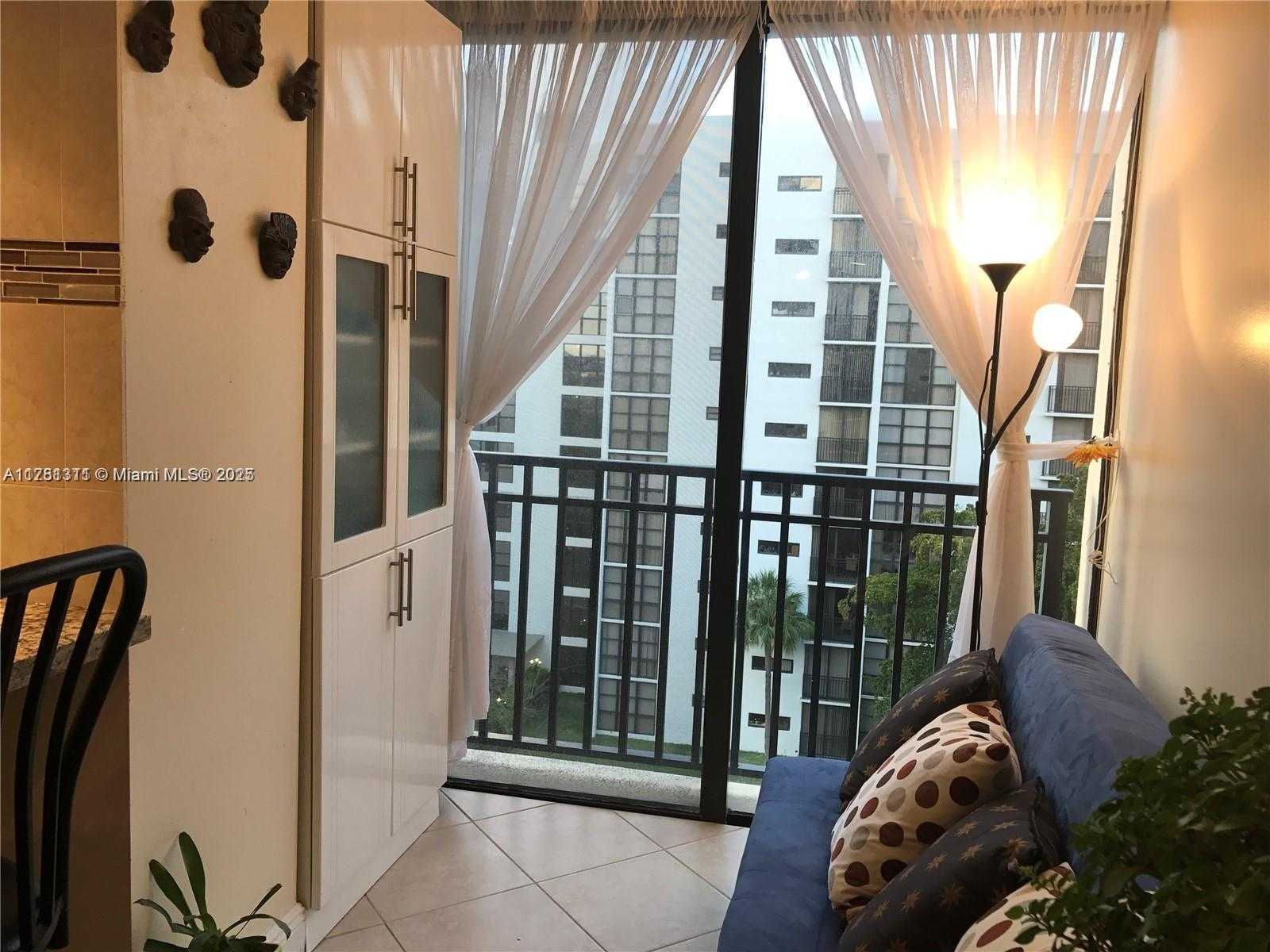Small Image of 17011 NORTH BAY RD #701, Sunny Isles Beach Number 12