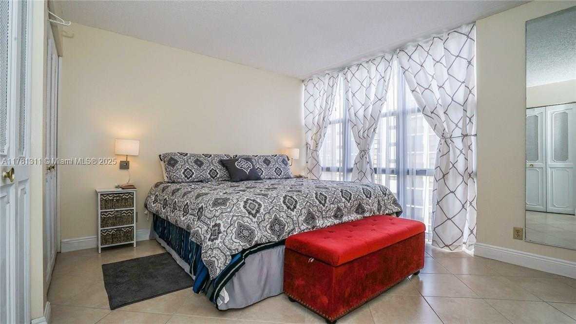 Small Image of 17011 NORTH BAY RD #701, Sunny Isles Beach Number 13