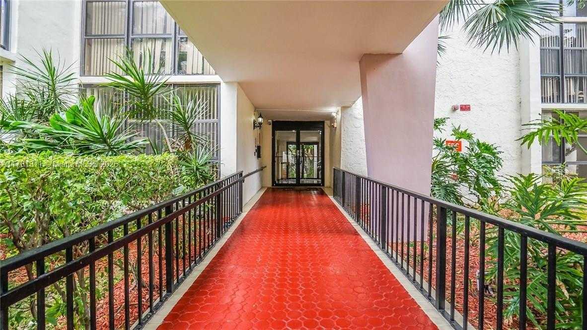 Small Image of 17011 NORTH BAY RD #701, Sunny Isles Beach Number 24