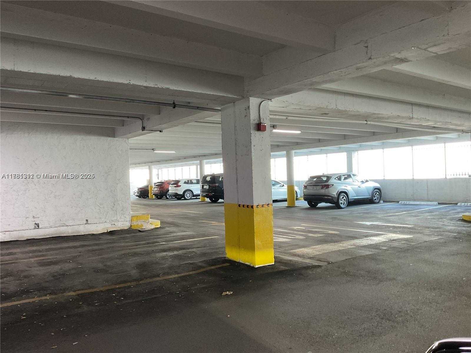 Small Image of 17011 NORTH BAY RD #701, Sunny Isles Beach Number 27