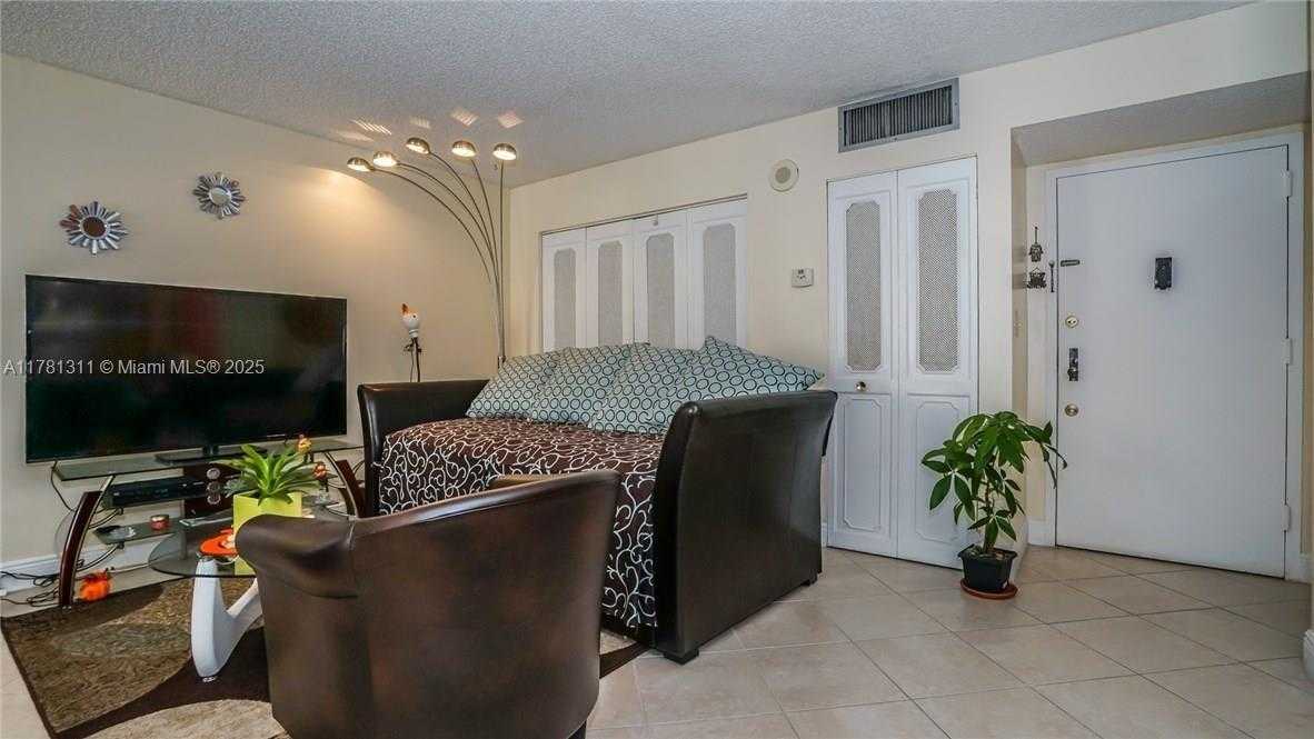 Small Image of 17011 NORTH BAY RD #701, Sunny Isles Beach Number 3