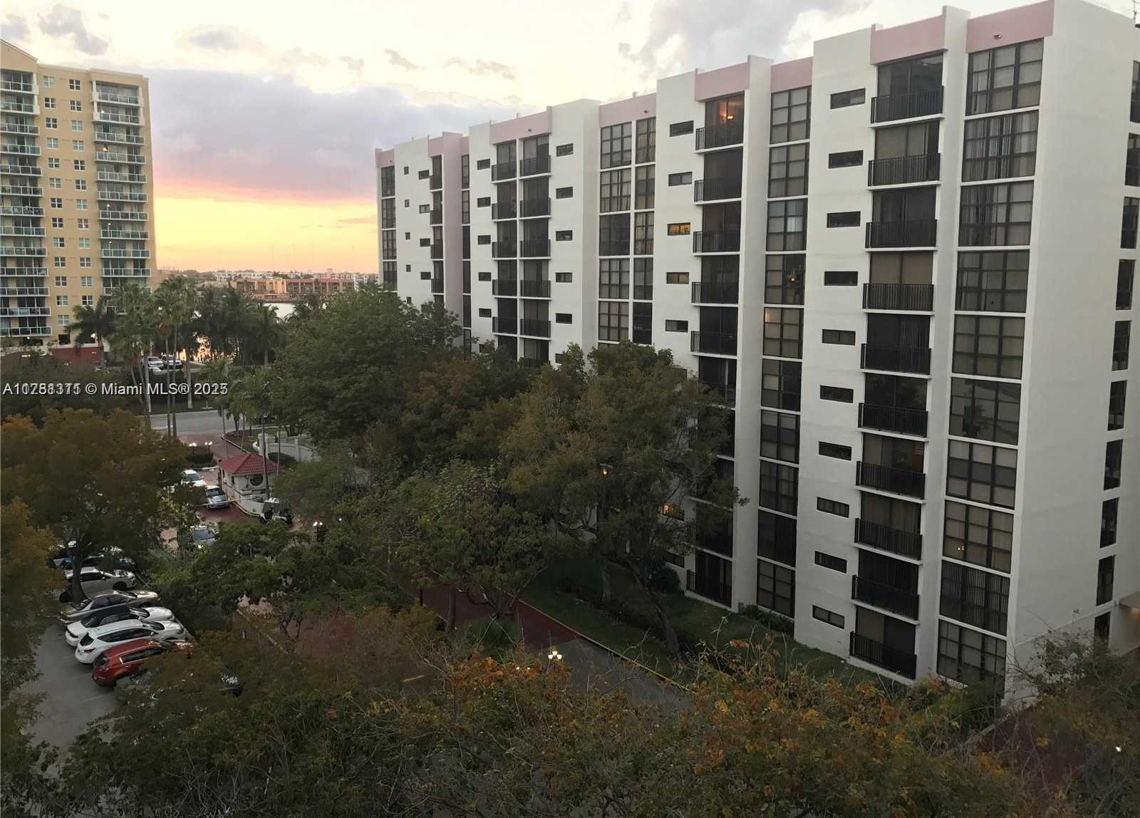 Small Image of 17011 NORTH BAY RD #701, Sunny Isles Beach Number 36