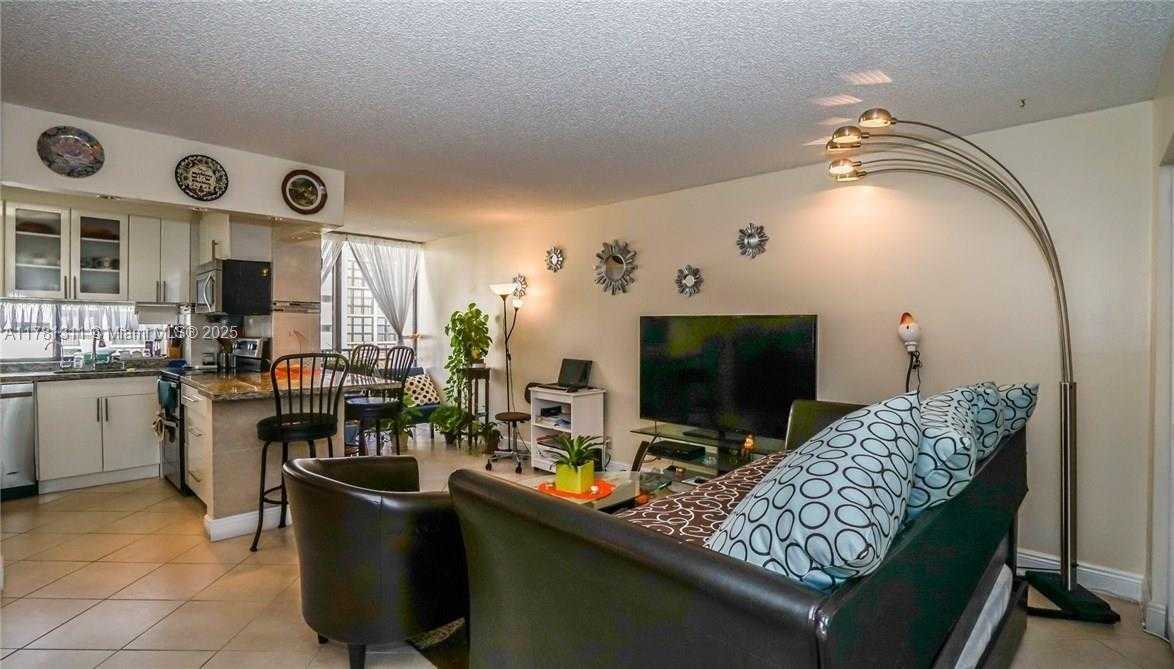 Small Image of 17011 NORTH BAY RD #701, Sunny Isles Beach Number 4