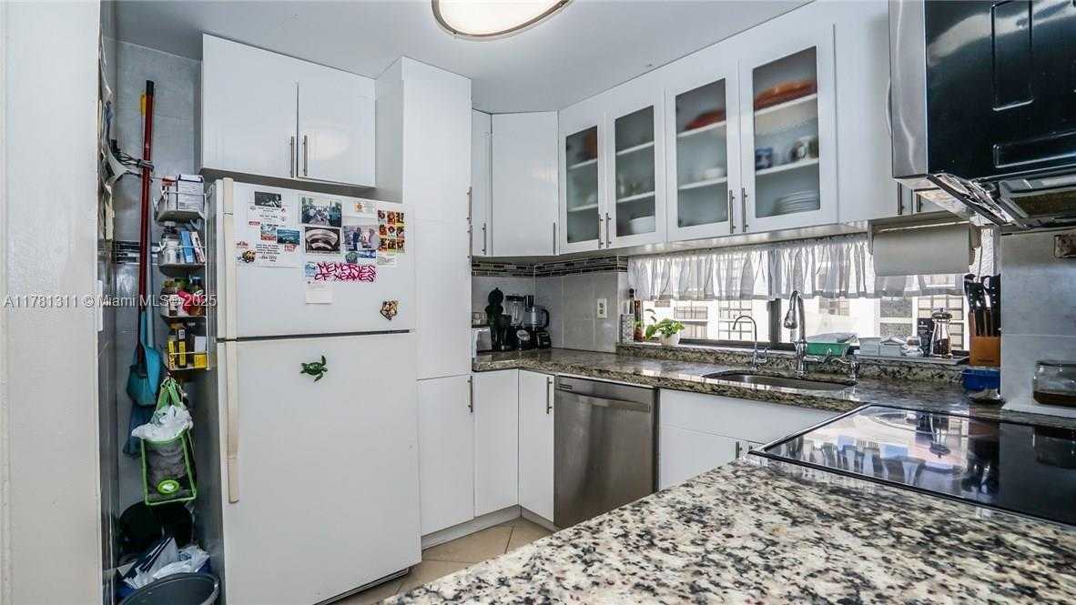 Small Image of 17011 NORTH BAY RD #701, Sunny Isles Beach Number 8